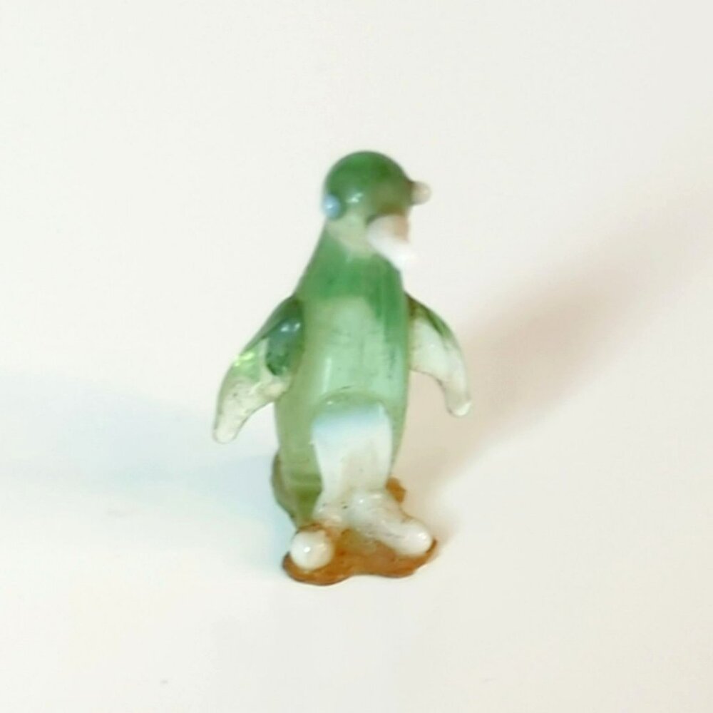 Vintage Worlds Tiniest Miniature Green Glass Penguin Figurine 3/4 Inches